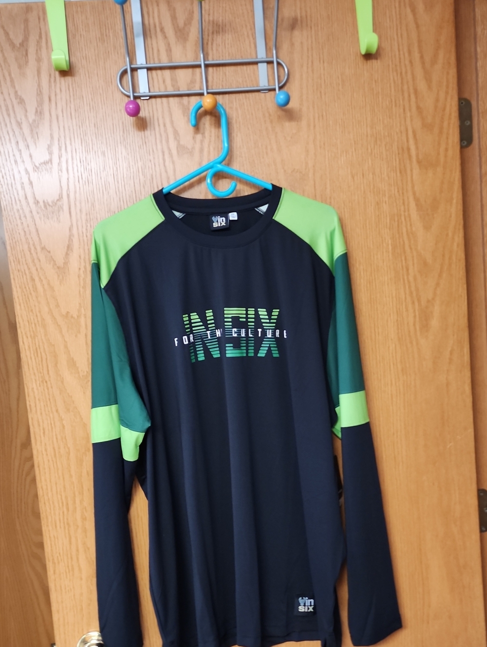 In Six For The Culture Long Sleeve Athletic Top mens xxl number 2107